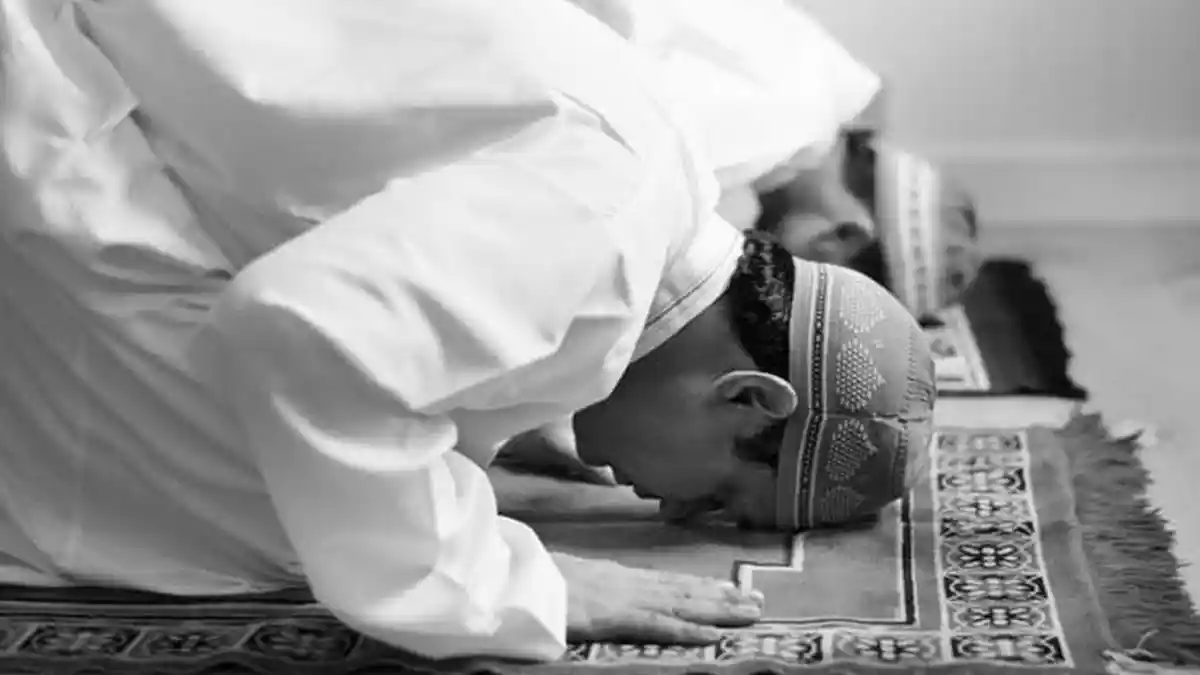 Tata Cara Sholat Subuh Lengkap dengan Niat dan Bacaan Sholat dan Artinya