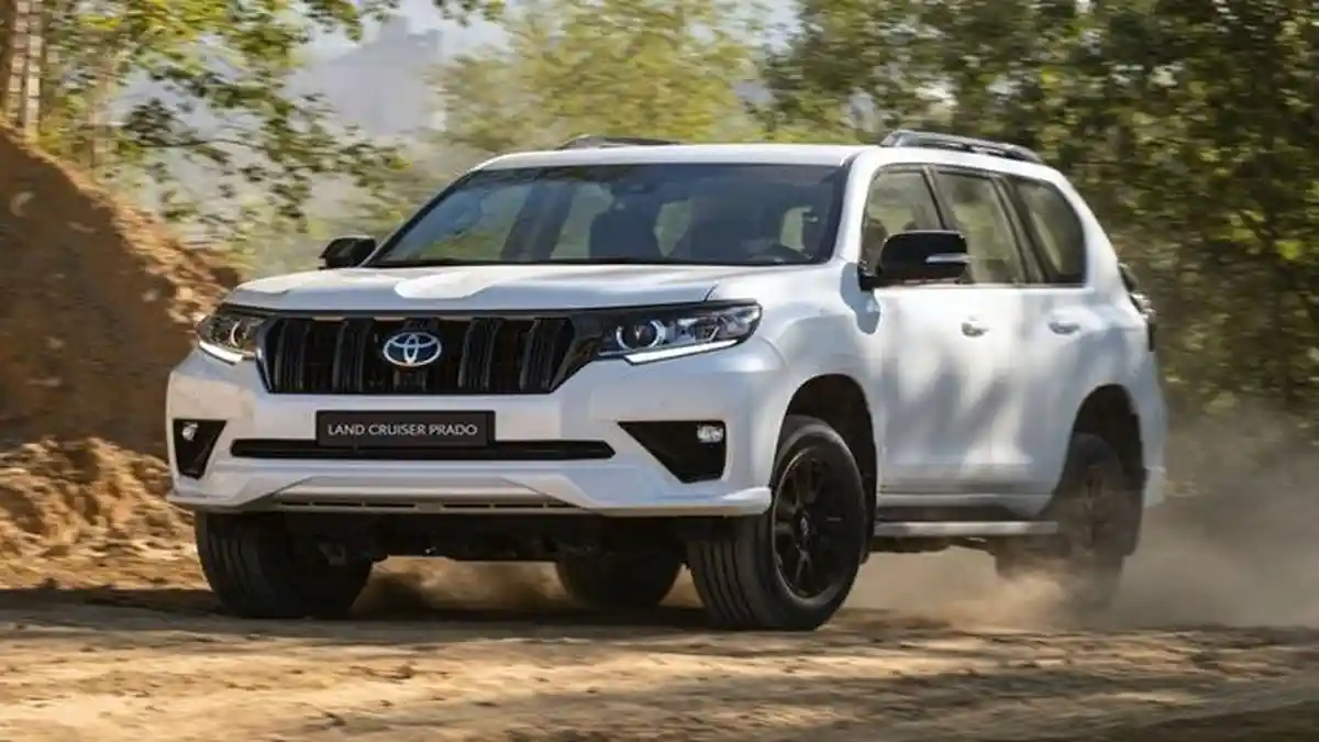 Harga Mobil Toyota Land Cruiser Prado OTR Palembang, Material Premium ...
