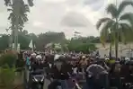 Ribuan Mahasiswa Aliansi Mahakam Padati Islamic Center Samarinda, Siap Long March ke DPRD Kaltim