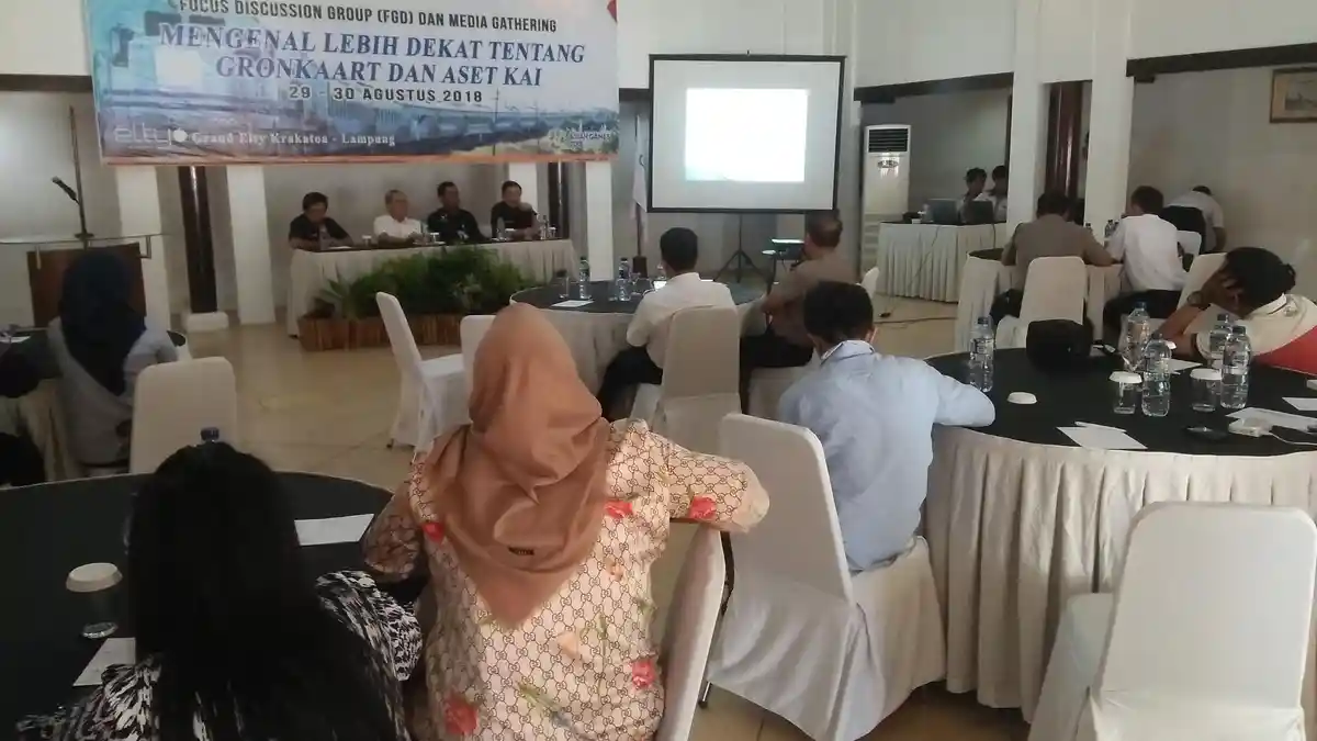 Kegiatan FGD dan Media Gathering PT KAI Hadirkan Tiga Pembicara