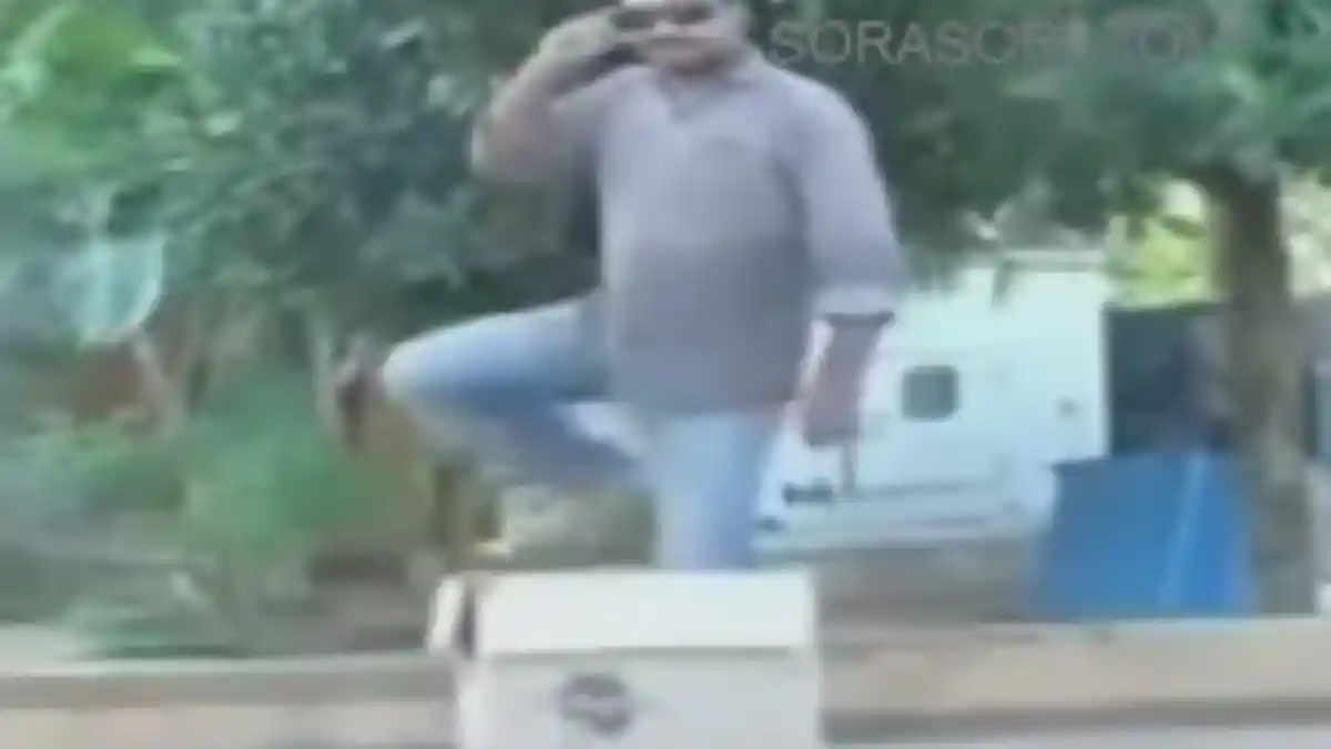 VIDEO – Wow Orang Ini Menghilang Saat Masuk Kotak Kardus
