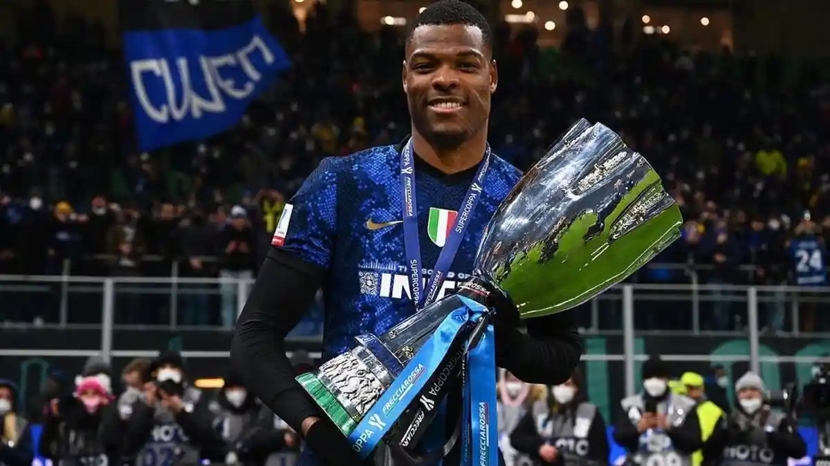 Musim Debut bersama Inter Milan Kurang Konsisten, Nerazzurri Lego Denzel Dumfries di Bursa Transfer