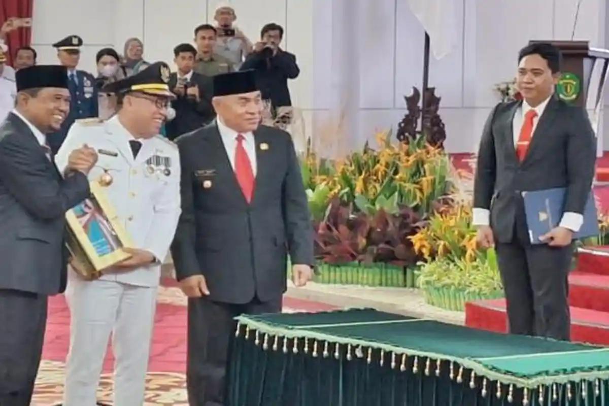 Makmur Marbun Dilantik jadi Pj Bupati PPU Gantikan Hamdam, Isran Noor Sebut Gajinya Dua Ini