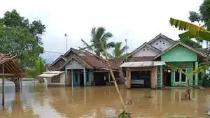 Banjir-dan-cuaca-ekstrem-merendam-7.jpg