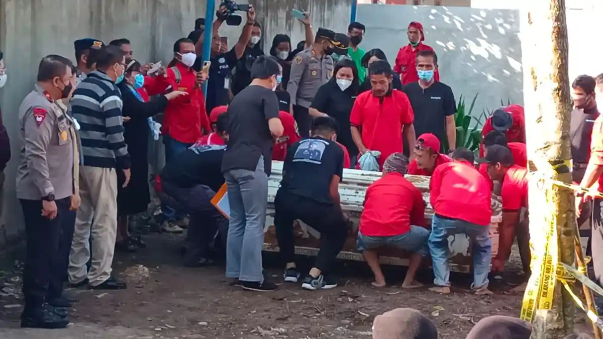 Perkembangan Autopsi Ulang Brigadir Yosua, Jenazah Diangkat dari Makam, Dibawa ke RSUD Sungai Bahar