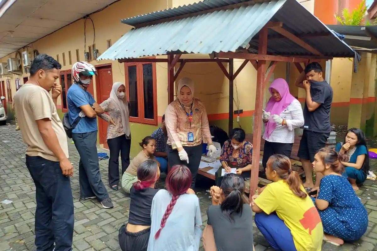 Belasan Orang Positif Narkoba saat Razia Kos-kosan di Binjai, Tiga Diantaranya Wanita Dibawah Umur