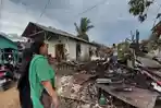 Kebakaran-menghanguskan-seluruh-isi-rumah-Haris-30-dan-istri-Mega-36.jpg