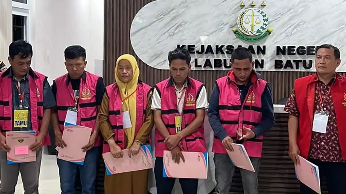 Tampang 7 Tersangka Kasus Korupsi Renovasi Puskesmas di Labuhanbatu