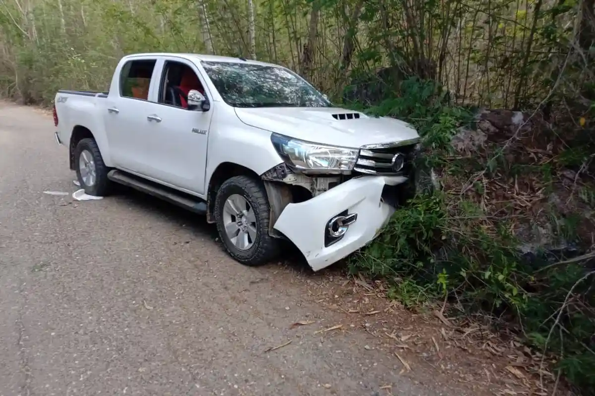 Mobil Hajar Batu Karang, Camat Sambi Rampas Luka Berat, Putrinya Meninggal