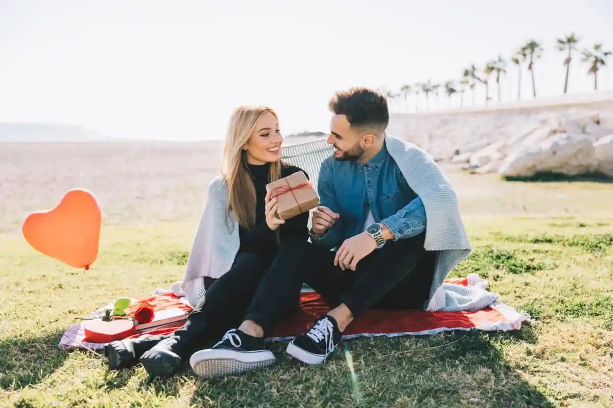 Ramalan Zodiak Cinta 11 Mei 2023, Sagitarius Habiskan Waktu, Aquarius Jangan Berkecil Hati