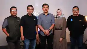 Sonny-Salimi-dan-redaksi-Tribun-Jabar.jpg