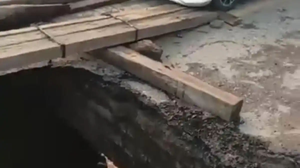 Jembatan Maleali Rusak Akibat Banjir, Kendaraan Sudah Bisa Lewat Lewat