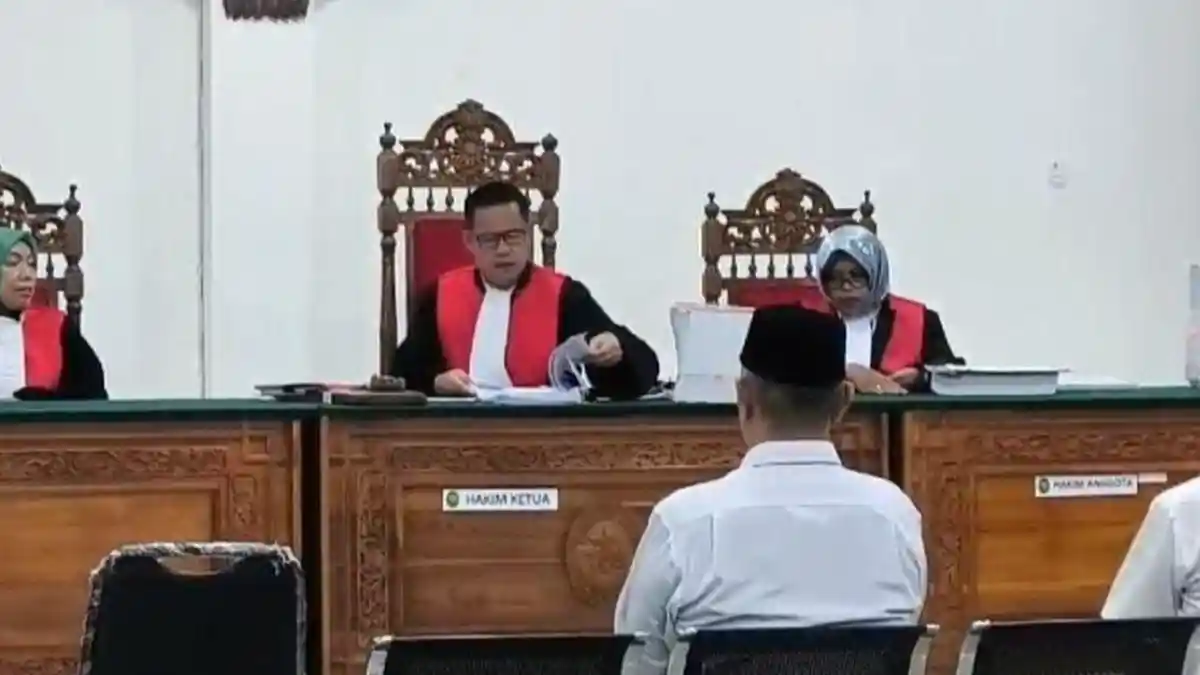Pakai Dana BOS untuk Judi, Imam Santoso Eks Kepala Sekolah SMP di Bengkulu Dipenjara 3 Tahun