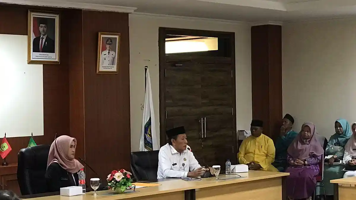 Tenaga Pendidik Non-ASN Tagih Kepastian Status dan Gaji ke Kantor Gubernur Kepri