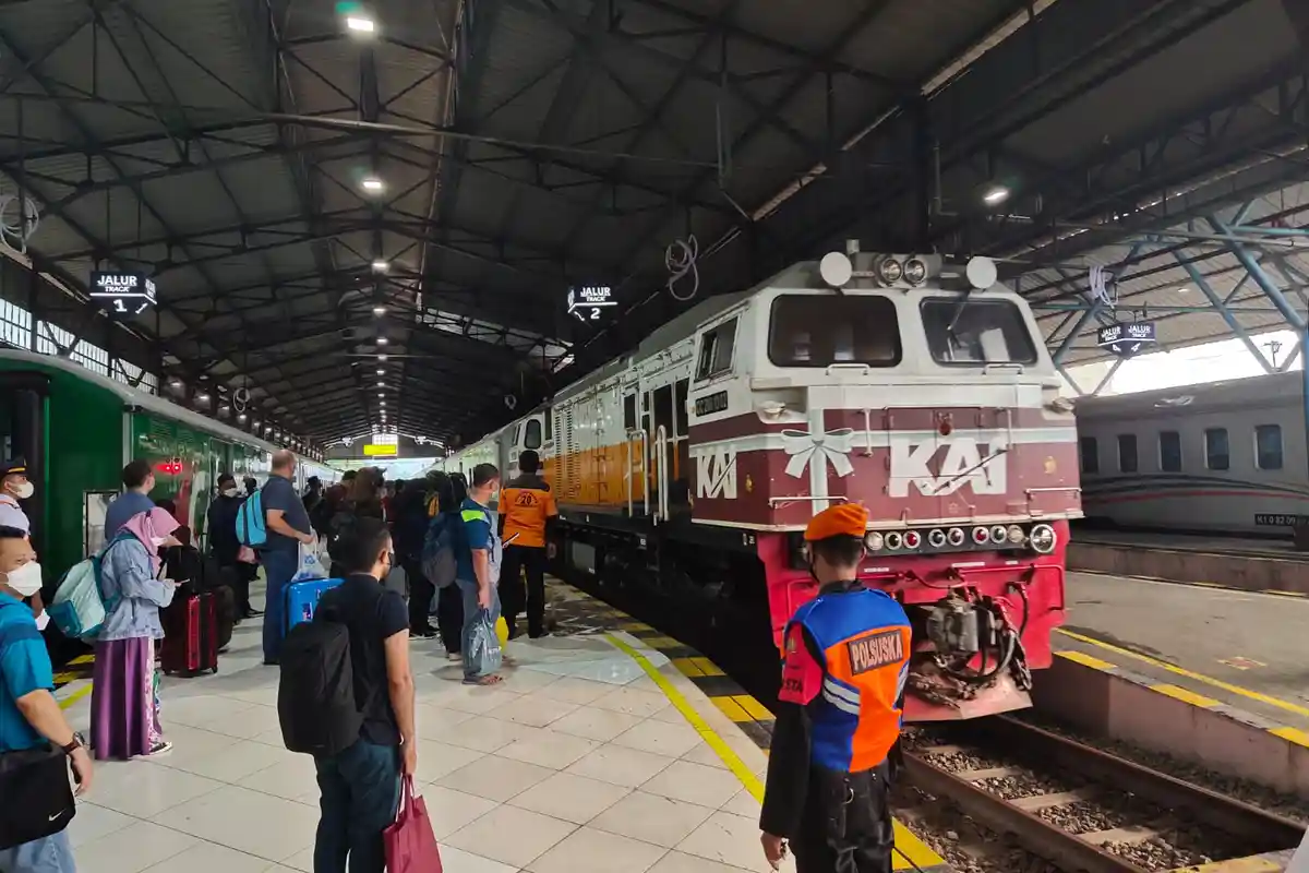 Syarat Terbaru Naik KA Jarak Jauh dan Lokal Mulai 19 Desember 2022: Anak 6-12 Tahun Tak Wajib Vaksin