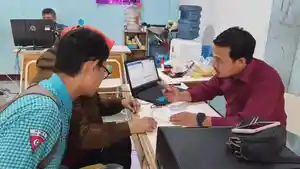 verifikasi-data-dan-pengambilan-PIN-calon-murid-di-sman-14-surabaya.jpg