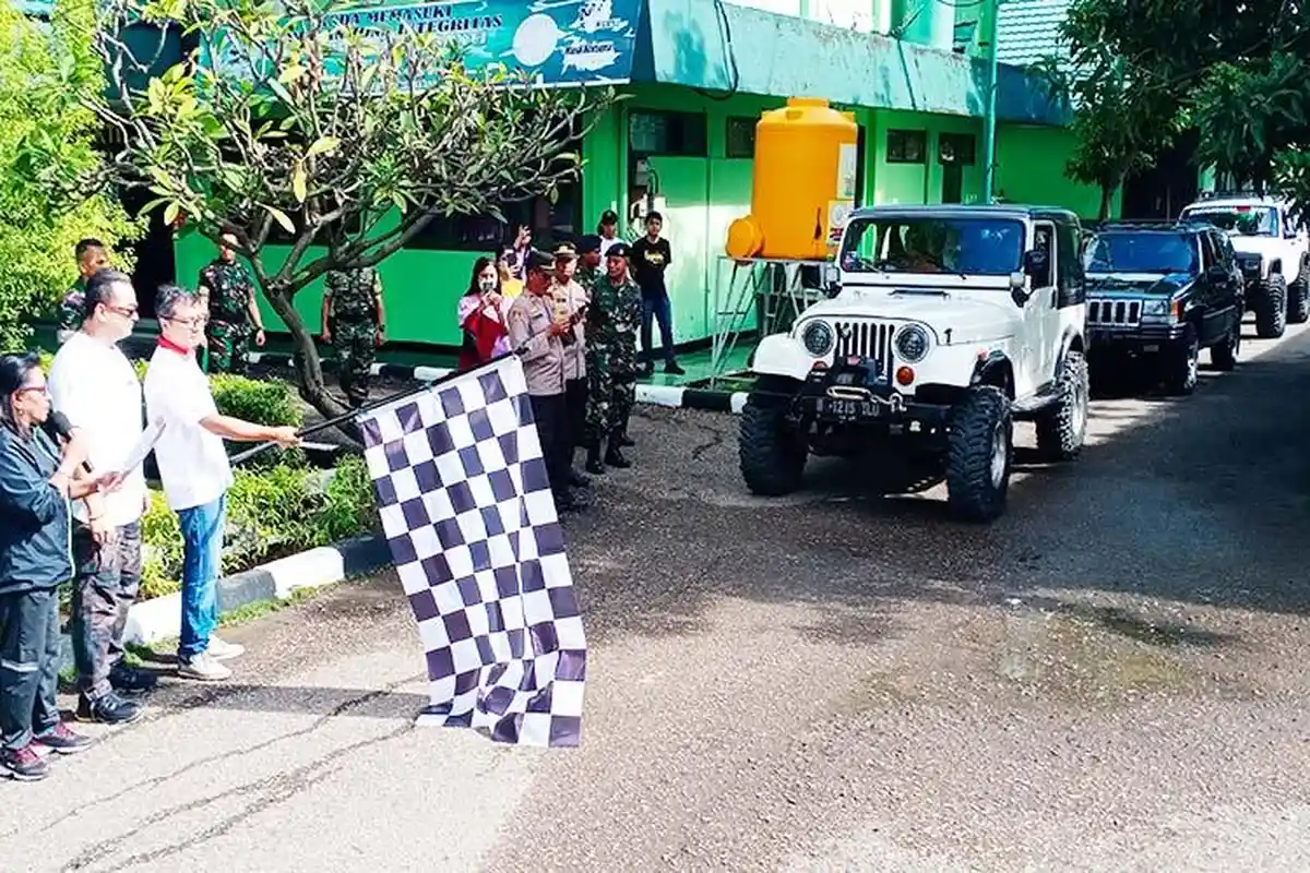 Korem Wira Sakti Gandeng Komunitas Off-Road Antar Makanan Tambahan Bagi Balita Stunting di Kupang