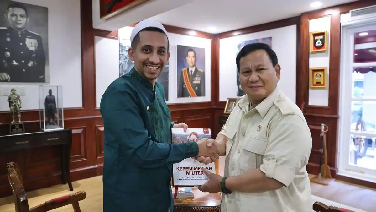 Prabowo Subianto Sambut Hangat Habib Jafar di Kemhan