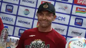 Pelatih-Persija-Jakarta-Thomas-Doll-5tg.jpg