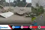 penampakan-rumah-warga-cuma-tinggal-terlihat-atap-akibat-abu-semeru-meletus-13-orang-meninggal.jpg