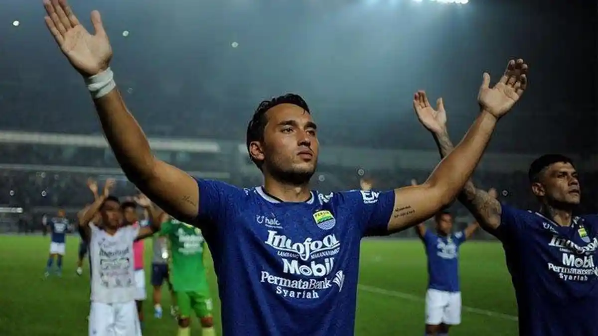 PUNGGAWA Persib Bandung Ini Kembali Santer Diisukan Hengkang, Susul Robert Alberts 