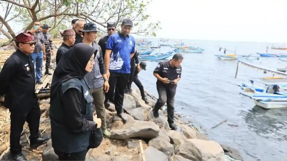 Hari Kelima Bersih-Bersih Sungai Kalimati Banyuwangi, Petugas Fokus Kawasan Muara