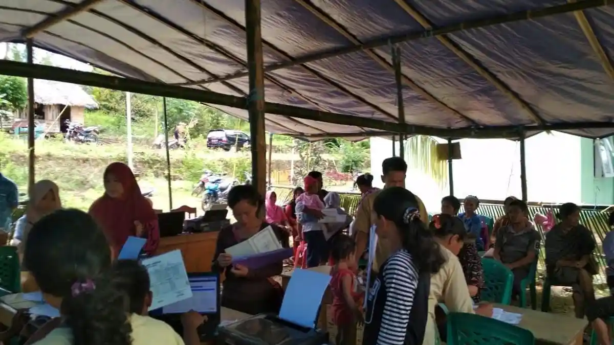 Tingkatkan Kesadaran Warga Urus Dokumen Kependudukan, Dukcapil Luwu Timur Lakukan Pelayanan Keliling
