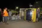 Truk Batu Bara Terbalik