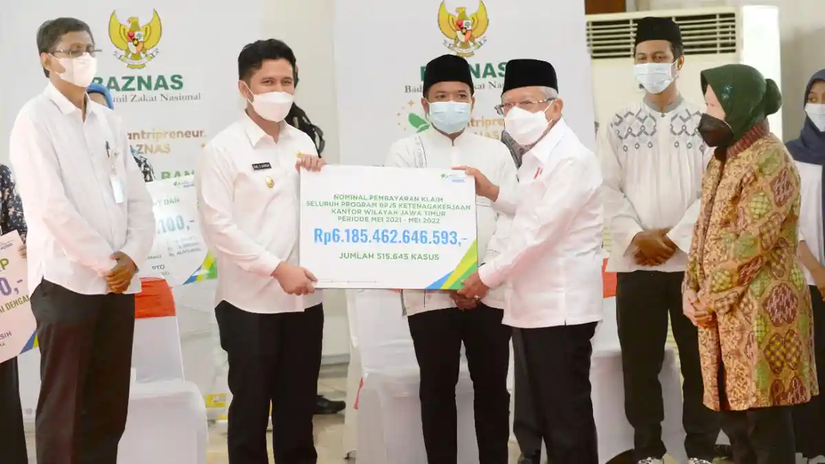 Wapres Serahkan Manfaat Program dan Beasiswa BPJS Ketenagakerjaan senilai 2,2 Miliar Kepada Pekerja