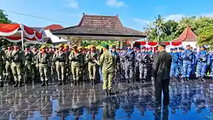Warga-Datangi-TMP-Giripeni-Wates-untuk-Berikan-Penghormatan-Terakhir-bagi-Kopda-Anm-Farizal.jpg