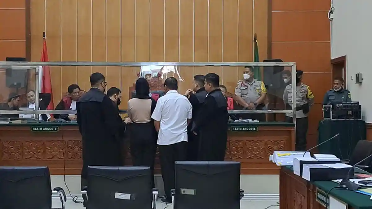 Rekaman Suara Teddy Minahasa Intervensi Istri Dody Prawiranegara Diperdengarkan di Ruang Sidang