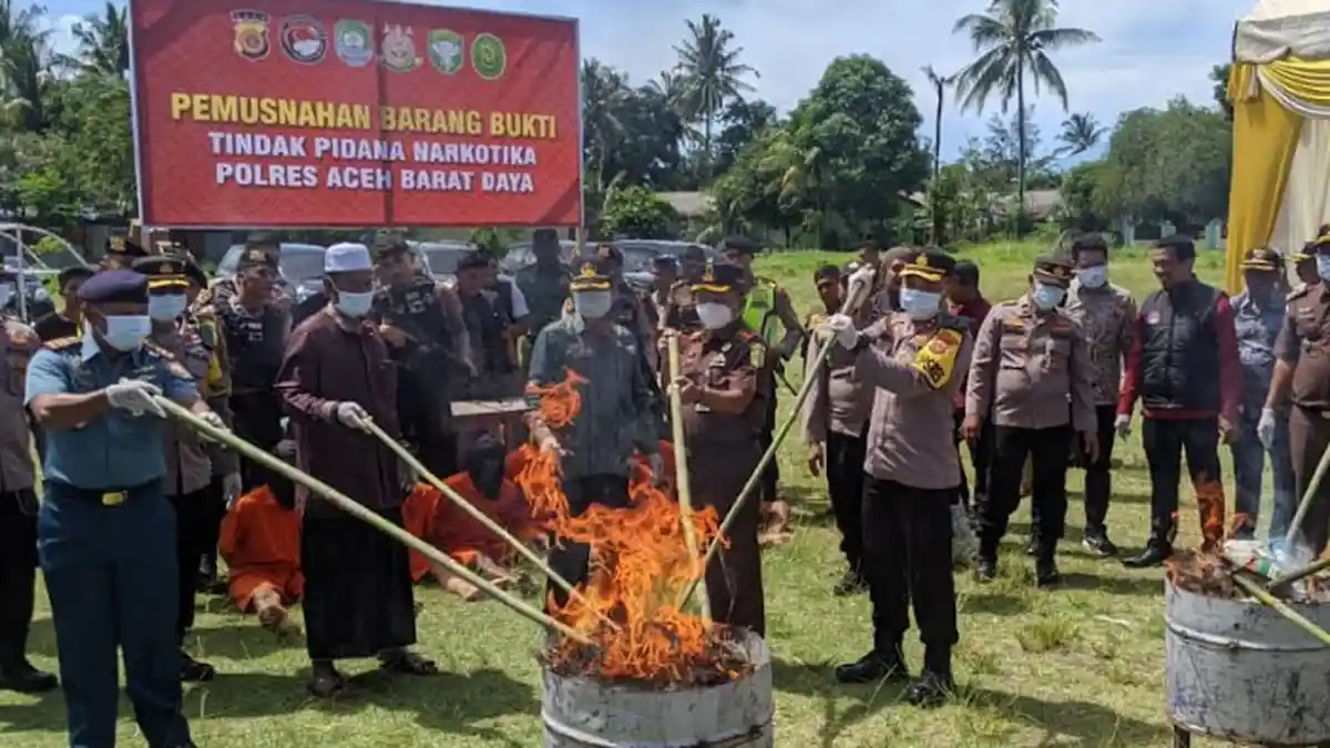 Polres Abdya Launching Kampung Bebas Narkoba, Musnahkan Barang Bukti Sabu dan Ganja