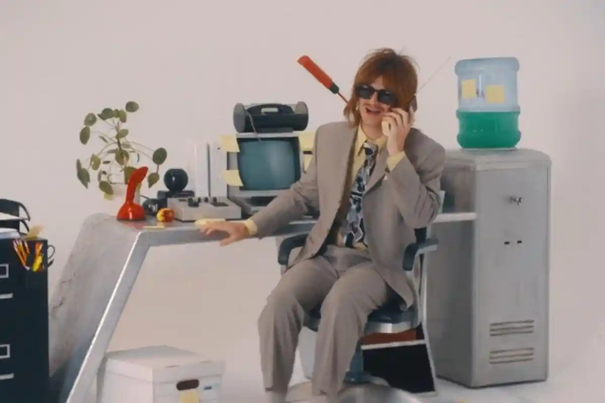 Chord Chateau - Djo, Kunci dari G, Lirik: So I Turn Back the Time