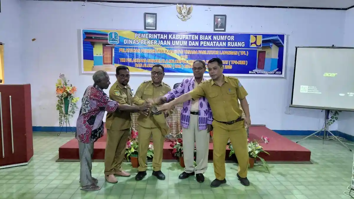 DPUPR Biak Numfor Bekali Tenga Fasilitator Lapangan dan TPS-KSM