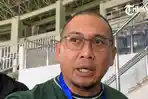 Pemilik-Semen-Padang-FC-Andre-Rosiade-terlihat-berada-di-bangku.jpg