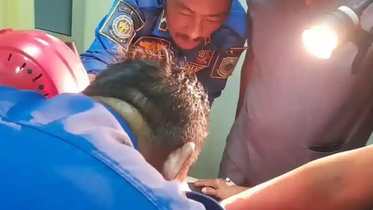 RS Angkat Tangan, Pria Ini Datang ke Markas Damkar Minta Tolong Lepaskan Botol dari Kemaluan - Tribunjateng.com