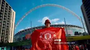 TRANSFER-KEDUA-MAN-UNITED-Setelah-Joshua-Zirkzee.jpg