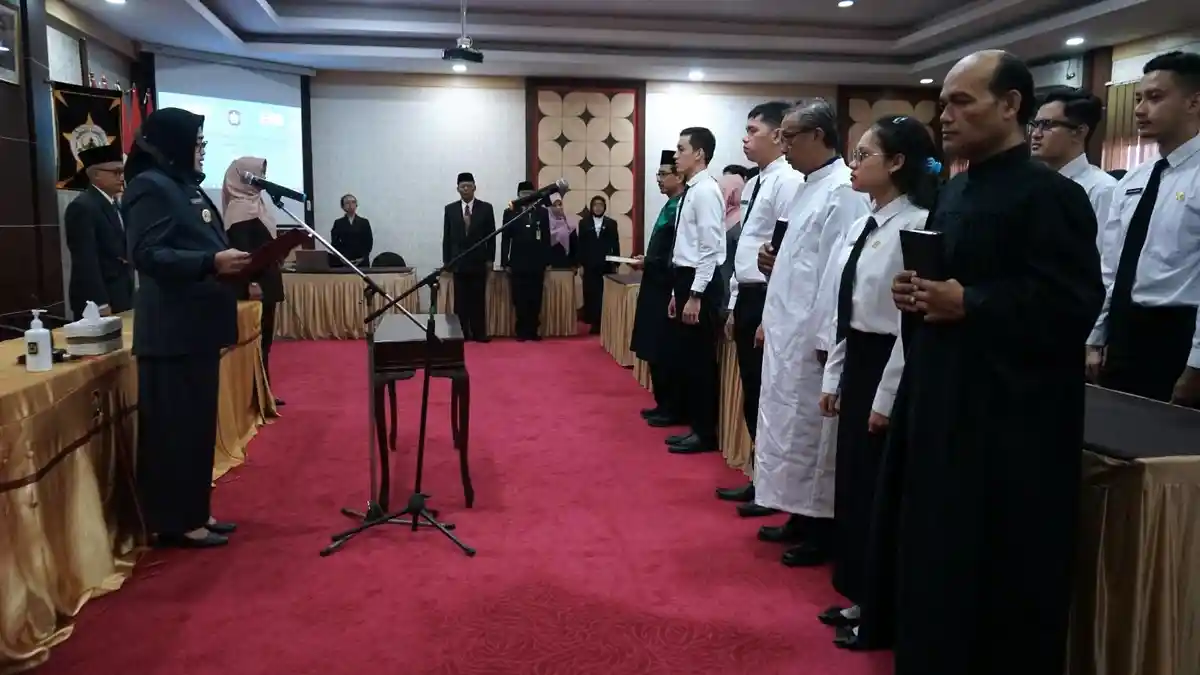 Pj Bupati Kulon Progo Lantik 21 PNS Baru, Langsung Ditugaskan ke Sejumlah OPD