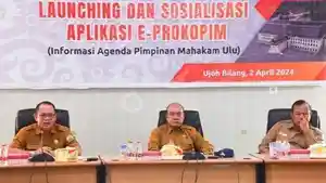 20240402_Wabup-Mahulu-Yohanes-Avun-saat-meluncurkan-aplikasi-e-Prokopim.jpg