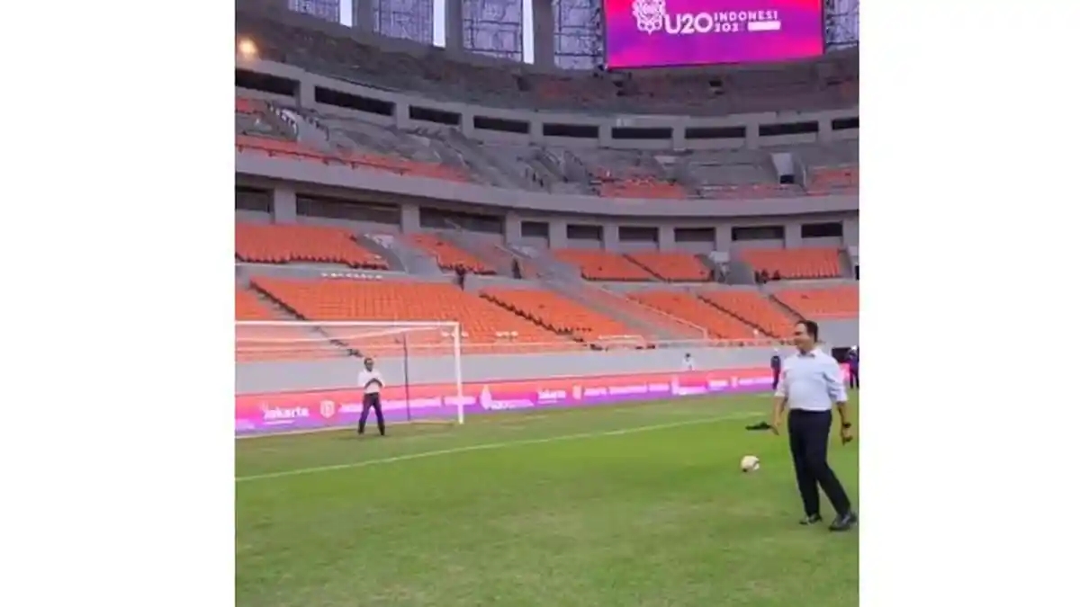 Video Adu Penalti Anies Baswedan Vs Ridwan Kamil di Stadion JIS, Siapa Bikin Gol?