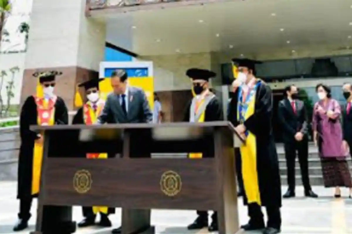 Presiden Jokowi Resmikan Kampus UNS Caruban Madiun, Tekankan Pengembangan SDM