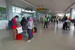 suasana-aktivitas-penumpang-di-bandara-juwata-tarakan-kaltara-sthd.jpg