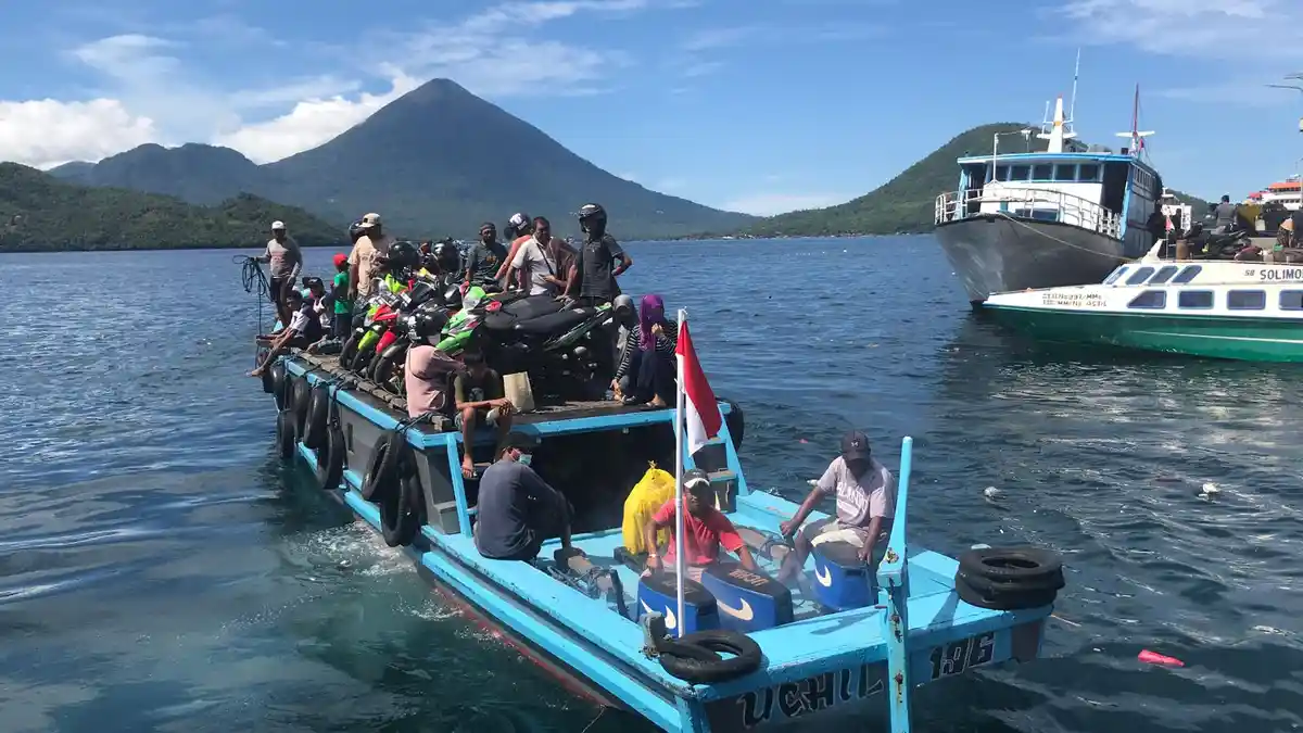 Warga Tidore Masih Pertahankan Transportasi Tradisional Motor Kayu ...