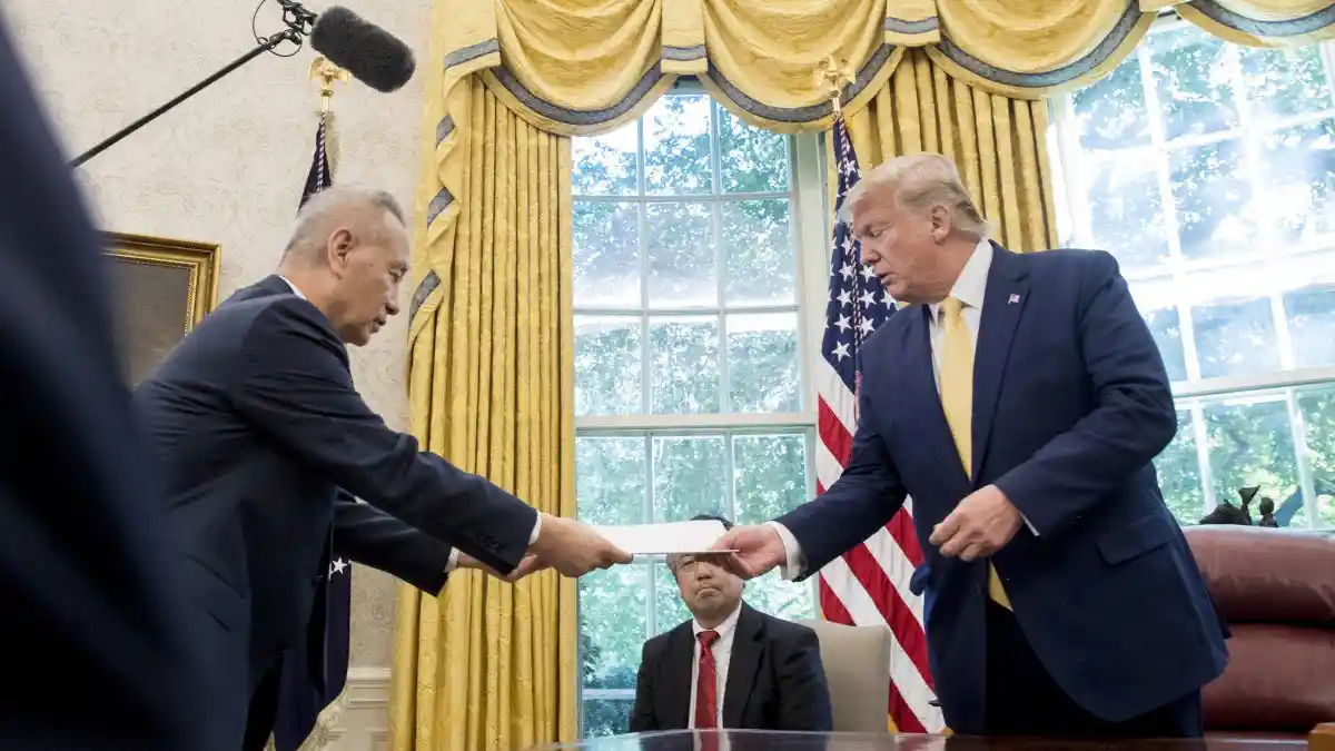 Mulai 20 September, Trump Memblokir Unduhan TikTok dan WeChat dari Amerika Serikat