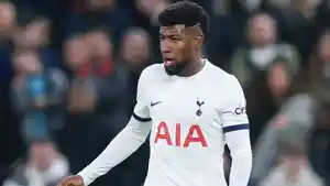 Bek-Tottenham-Hotspur-Emerson-Royal-1234.jpg