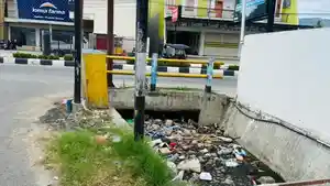 Sampah-menumpuk-di-tengah-Kota-Gorontalo-Rabu-0782024.jpg