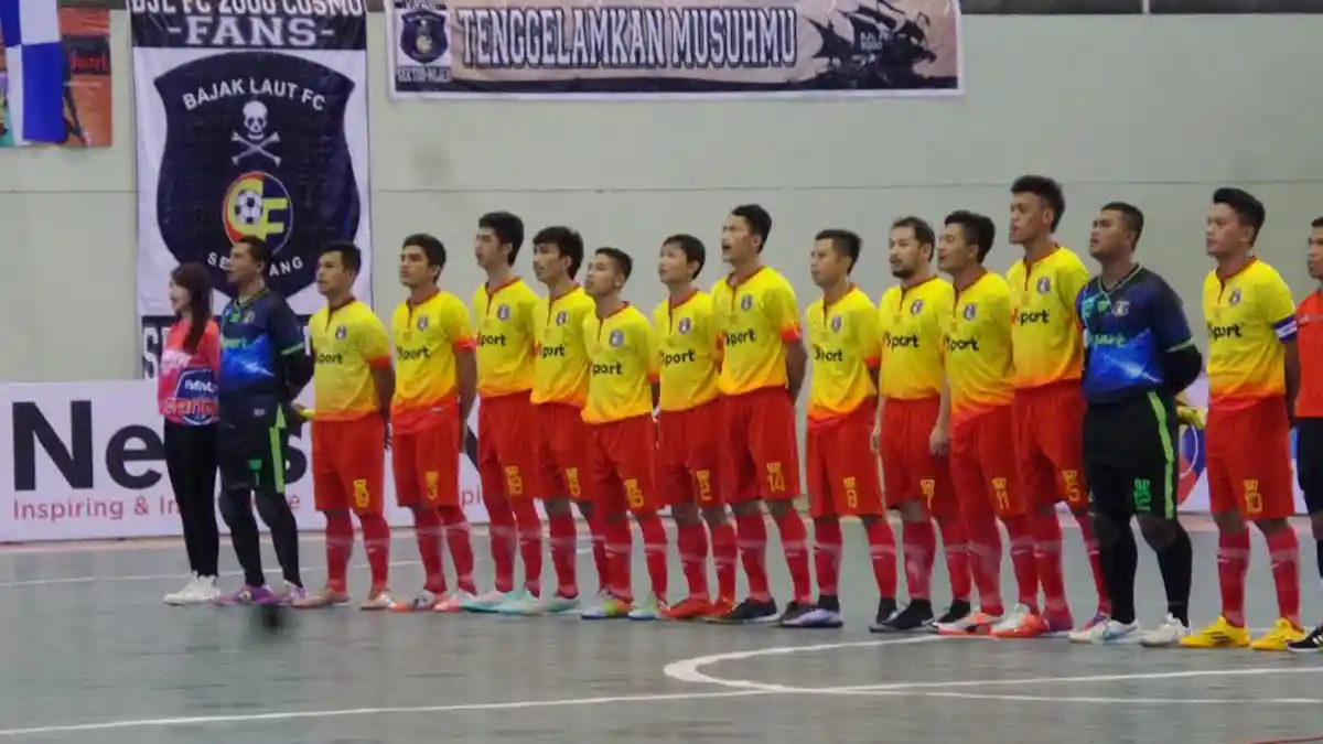 Eko Sumbang Tiga Gol Kemenangan BJL 2000 Cosmo atas FKB di Mataram