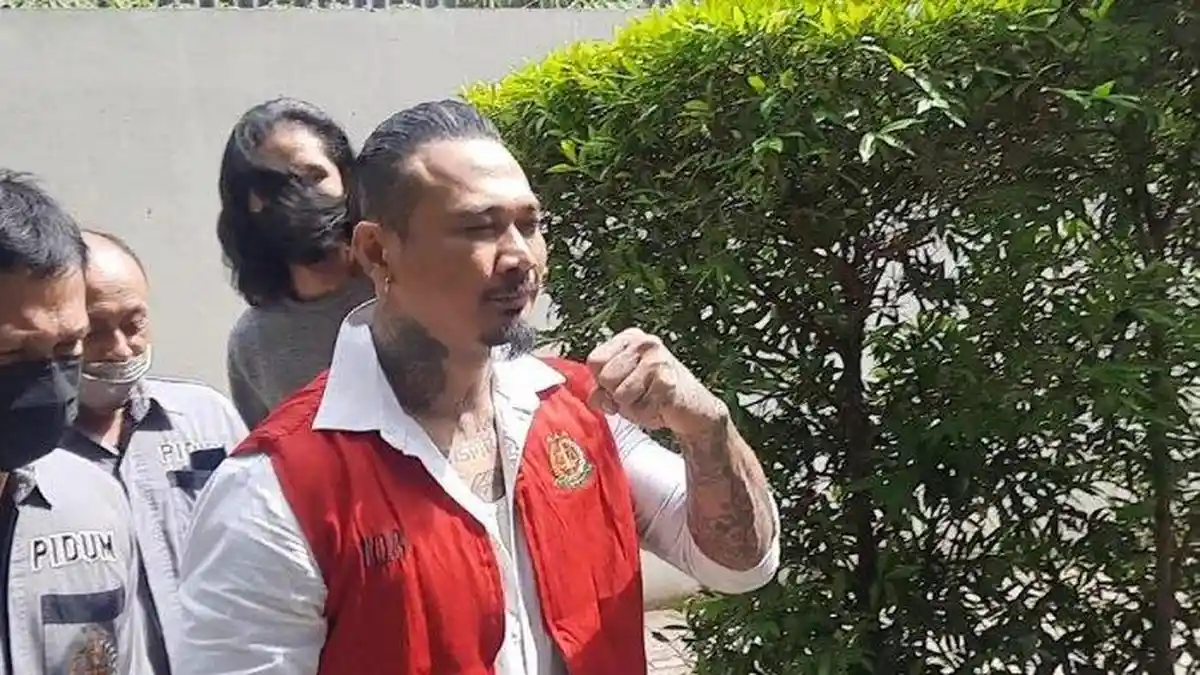 Jerinx SID Dituntut 2 Tahun Penjara dan Denda Rp 50 Juta Atas Kasus Dugaan Pengancaman Adam Deni