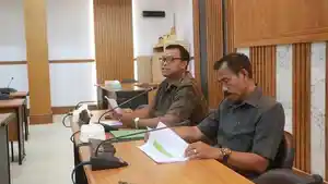 Rapat-kerja-DPRD-Klungkung-yang-membahas-terkait-aset-di-Nusa-Penida.jpg