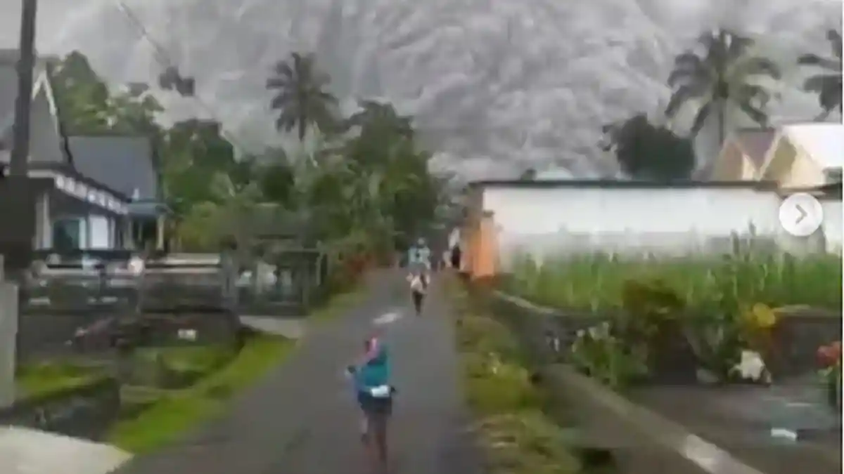 UPDATE Erupsi Gunung Semeru, Warga Temukan Dua Jasad Anak-anak Tertimbun Material Abu Vulkanik